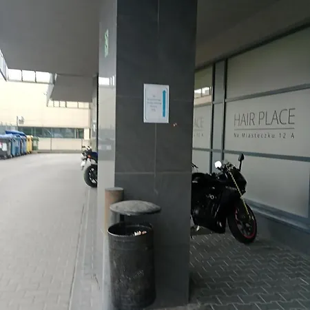 Apartman Private 1br For 4 Free Spacious Premium Parking & Netflix Poznań