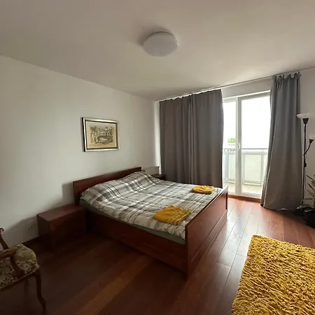 Apartman Private 1br For 4 Free Spacious Premium Parking & Netflix