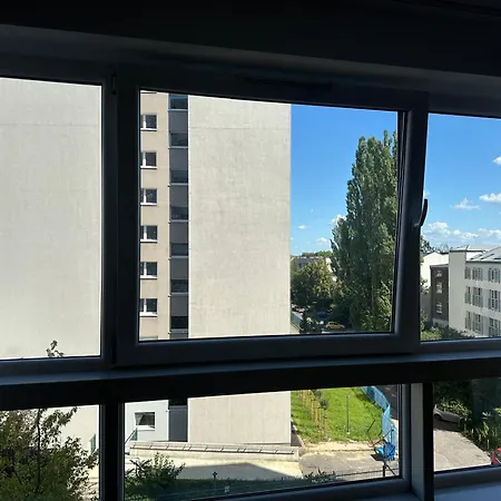 Private 1br For 4 Free Spacious Premium Parking & Netflix